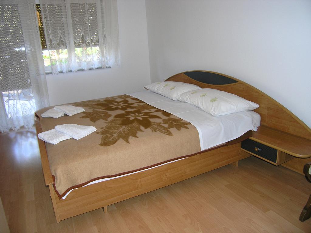 Apartment Julija Krk Town Extérieur photo