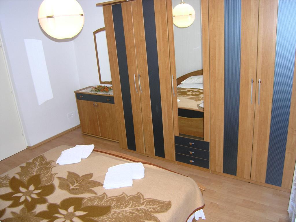 Apartment Julija Krk Town Extérieur photo